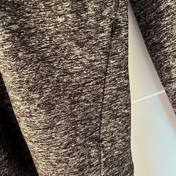 Lulu lemon large long sleeve shirt - Picture 4 of 4